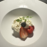 BLT STEAK  ROPPONGI - 生クリーム　アイスとベリー