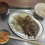 鉄板スタミナ 肉焼や - 