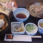 めん房つるつる - 天ぷらおろしそばと醤油カツ丼