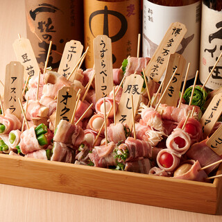 毎日丁寧に串打ちをして本場の野菜巻きを提供！