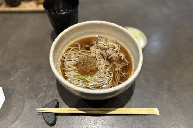ざるそばさん専用! 移転後初の「そば 蕎斬」で、平日限定の「選べる2種お出汁つけ