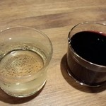 HIDETOU - スパークリングワイン（左：500円）、赤ワイン【チリ】（右：360円）