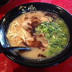 金の豚 - 黒らーめん　550円