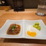 とんかつ成蔵 - マトンスジの煮込みと自家製ピクルス