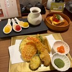 京出汁おでんと旬菜天ぷら 鳥居くぐり 新宿店 - 