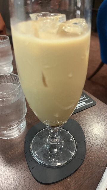 Kissa Shitsu Renoir Shinjuku Haruku Yoko Ten