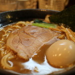 麺座 かたぶつ - 大きいチャーシューと味玉