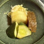 石ばし - 香の物は築地の老舗吉岡屋のもの