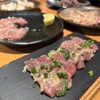 ホルモン焼肉 富や 栄店 - 