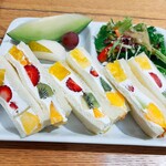果実園 リーベル - 料理写真:フルーツサンド¥1210