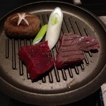 鍋・馬肉料理 牛正 - 馬肉の炙り焼き
