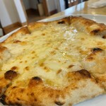 ピッツェリア チッチョ  - クアトロフォルマッジ