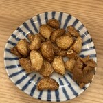 立呑み 晩杯屋 - 揚げニンニク