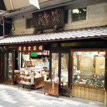 蓬莱堂茶舗 - 蓬莱堂茶舖。寺町京極商店街の四条寄り