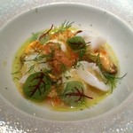 エクアトゥール - モンサンミッシェルムール貝 しろいか エゾバフンウニ  自家製イクラのナージユ仕立て。「海の宝石箱」のように美しい一皿。お味も◎！