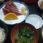 まる信 食堂 - かつお刺身定食