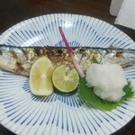 まる信 食堂 - 特大秋刀魚塩焼き