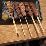 夢叶 - 左から、つくね、砂ずり、せせり、きも