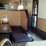 ステーキレストラン がんねん - 平成26年10月 店内はテーブル席と小上がりがある