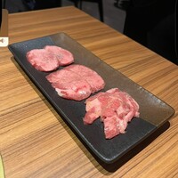 中目黒焼肉 登牛門 - 