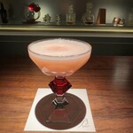 ビー バー ウメダ - 白桃とシャンパーニュのカクテルです