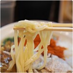 麺と肉 だいつる - コシの強い麺