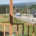 Bio - 近くには、BAKU麦さんの建物がテラスから見えましたヾ(*´∀｀*)ﾉ