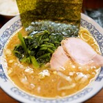 横浜豚骨醤油ラーメンYOLO - 