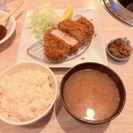 お肉屋さんが『君に、焼いて揚げる。』 - 