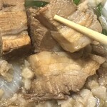 ワンパク軒 - 豚肉肉塊ゴロゴロ