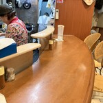 カレーの南海 - カウンター席のみ