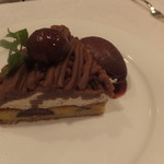 北島亭 - 小さく見えますがかなーり大きい上、９０度です。