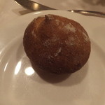 北島亭 - パン。角切りバターあり