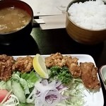 昔ながらの洋食屋 鈴なり - 唐揚げ定食