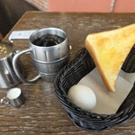 支留比亜珈琲店 - 料理写真:アイスコーヒー　モーニングセット(490円)