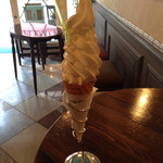 ジェラテリア アクオリーナ - ジェラートソフト はちみつソフト（580円）