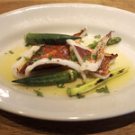 スガハラ - 長崎 白イカのグリル + オクラ + アスパラガス