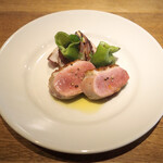 スガハラ - 北海道 鴨 胸肉 + ピーマン + 赤玉ねぎ