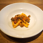 スガハラ - ペンネ 牛と豚のラグーソース