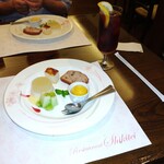 志喜亭 - アイスティーとカタラーナ、桃のムース　マスクメロン　マンゴーのシャーベット