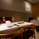 コムトゥヴ - 2組限定ディナーのレイアウト