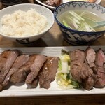 一隆 本店 - 半々定食
