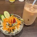 カルカ ダイニング＆バー - セットサラダ、ドリンク