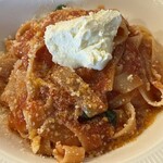 Lamp - マスカルポーネチーズとバジリコのタリアテッレ(トマト)