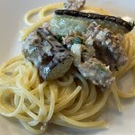Lamp - 自家製サルシッチャと茄子のクリームソース