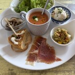 スパニッシュバル＆カフェ ニュートラル - 