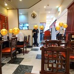 蓬莱 - 広島電鉄本通電停から徒歩1分のサンモール地下1階にある「蓬莱サンモール」さん
            1972年創業、運営は株式会社夢の希【1972年創業、2013年設立、代表取締役:木下康佑氏】