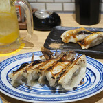 餃子とレモンサワー うさぎや - 