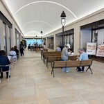 アワザ ブレッド - 病院内の敷地だけど一般開放されてる　エアコン、トイレ、コンビニ、ベンチ多めで憩いの場です