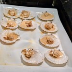 グラスコート - ホタテ片貝のオーブン焼き